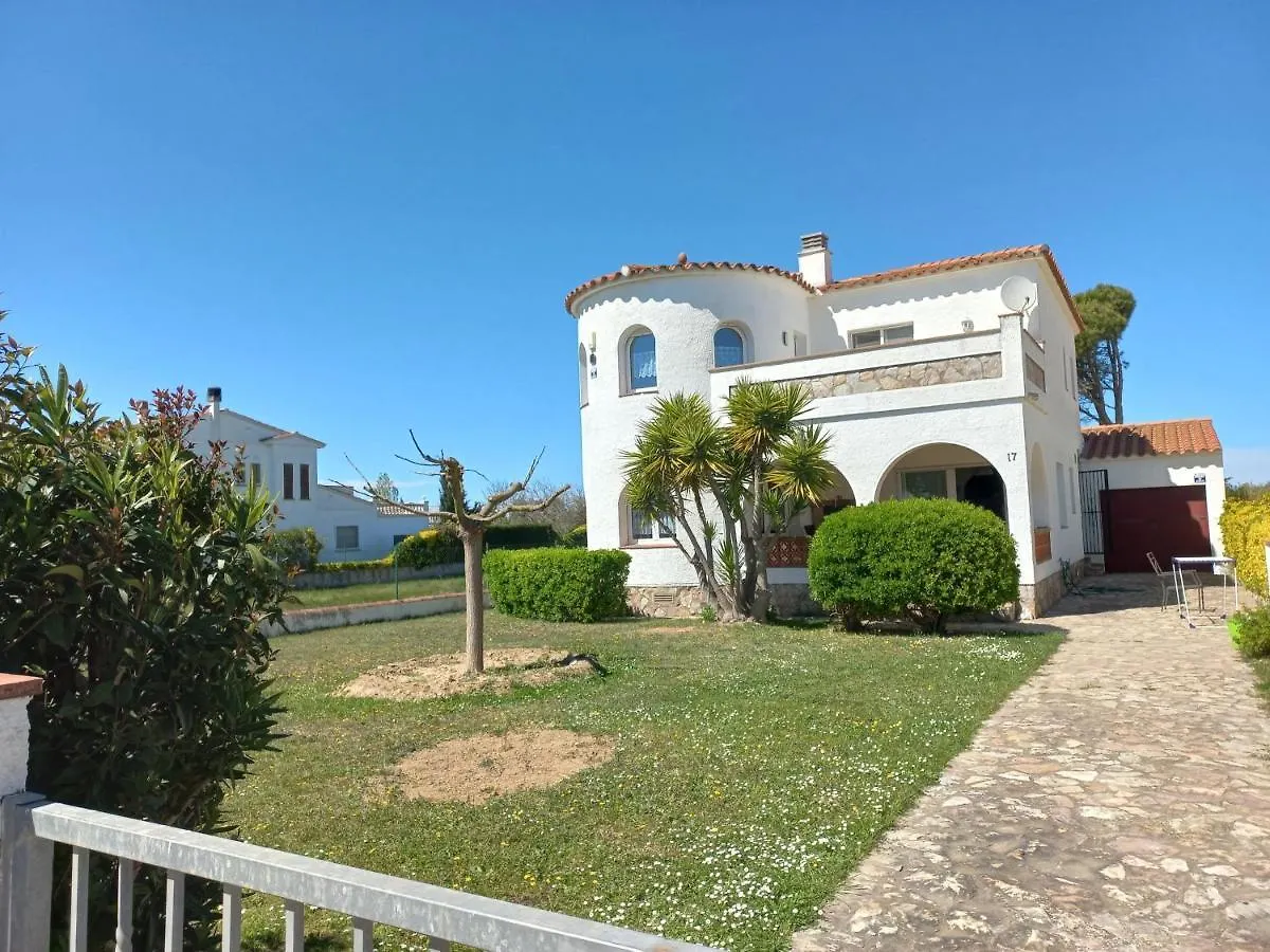 Holiday home Casa En Costa Brava: Barbacoa, Wifi, Gran Jardin, Cerca Playa, Parking - Es-89-116 Villa Sant Pere Pescador