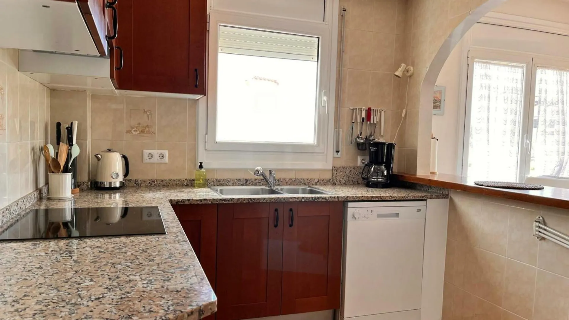 Casa En Costa Brava: Barbacoa, Wifi, Gran Jardin, Cerca Playa, Parking - Es-89-116 Villa Sant Pere Pescador